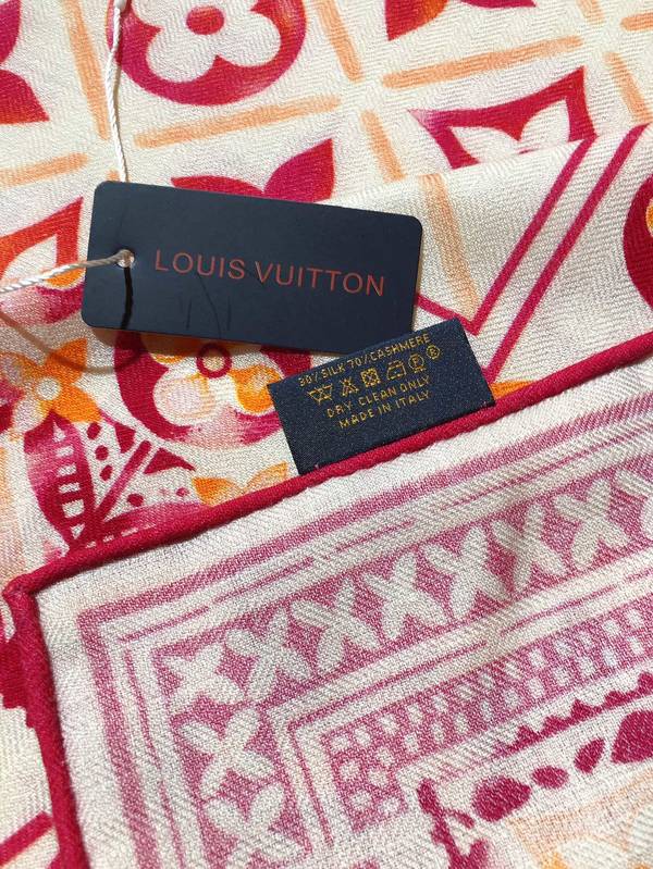 Louis Vuitton Scarf LVC00556